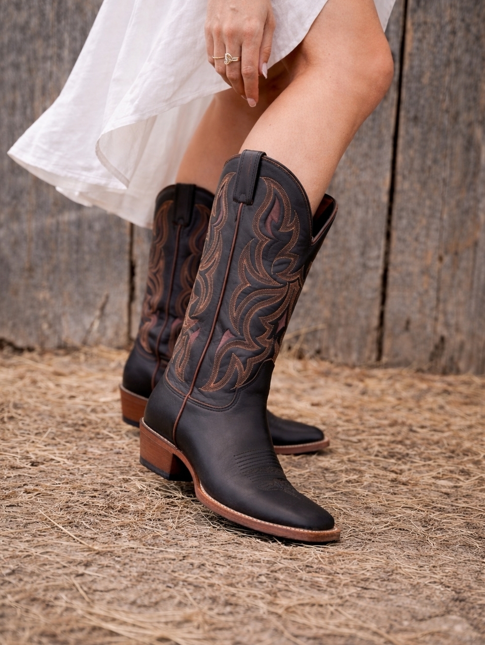 Justin Boots Black Leather Western Cowboy Boots with Brown Stitching